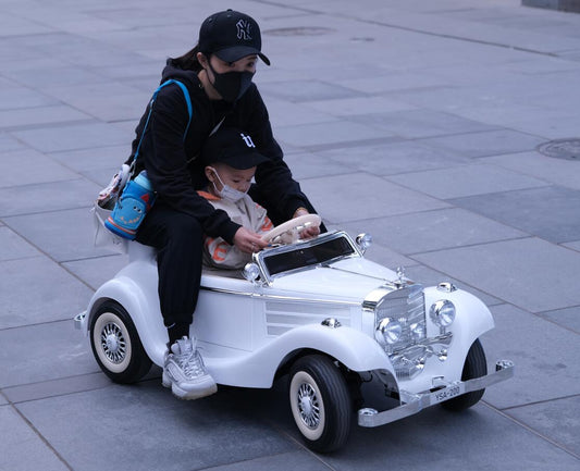 Carro elétrico retro para crianças - ORYXEARTH - Estilo clássico e condução segura - Branco